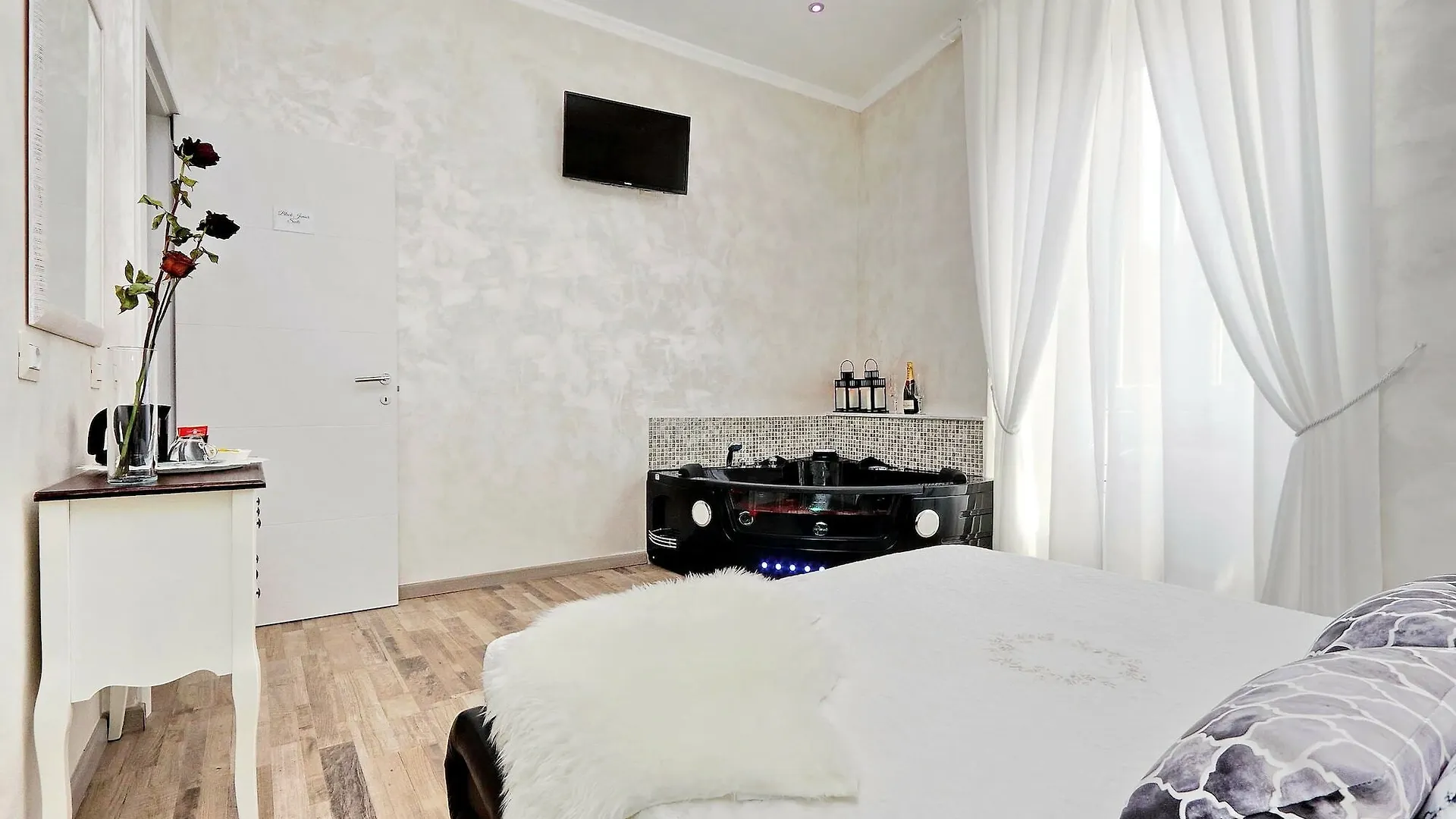 Just Chilling Suite Rome Italy